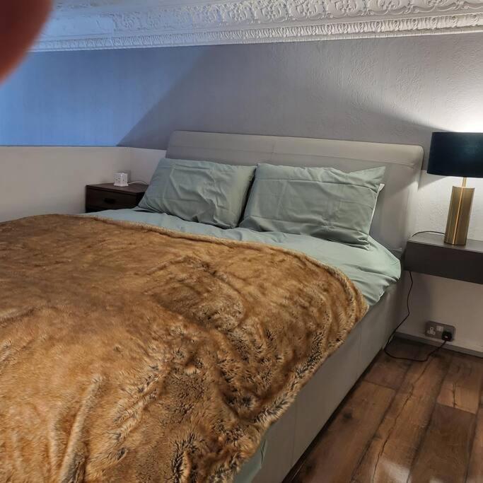 5 Luxury Spacious Loft - Prime Location - Comfortable Bed & Sofa Hove Extérieur photo