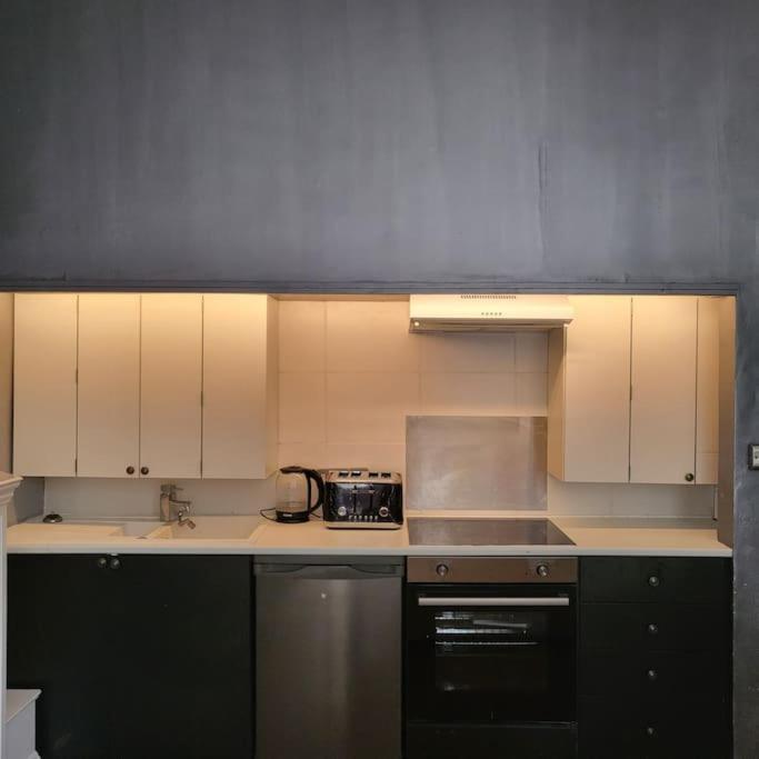5 Luxury Spacious Loft - Prime Location - Comfortable Bed & Sofa Hove Extérieur photo