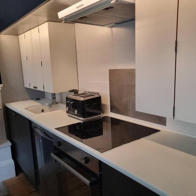5 Luxury Spacious Loft - Prime Location - Comfortable Bed & Sofa Hove Extérieur photo